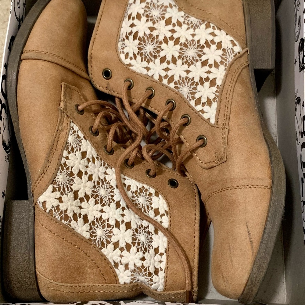 Brash women’s shoes